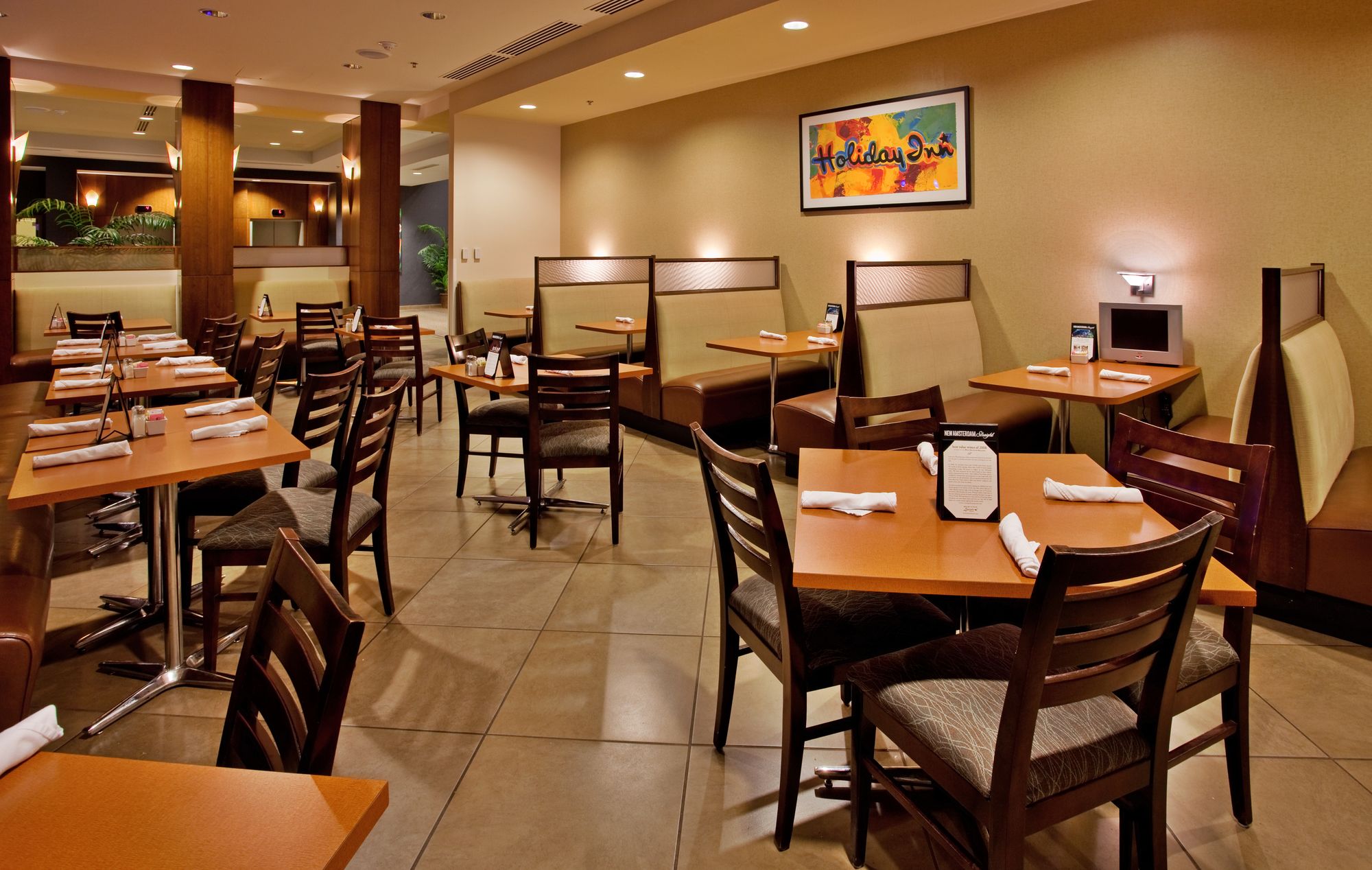 Фото Holiday Inn Kansas City Airport, an Ihg Hotel