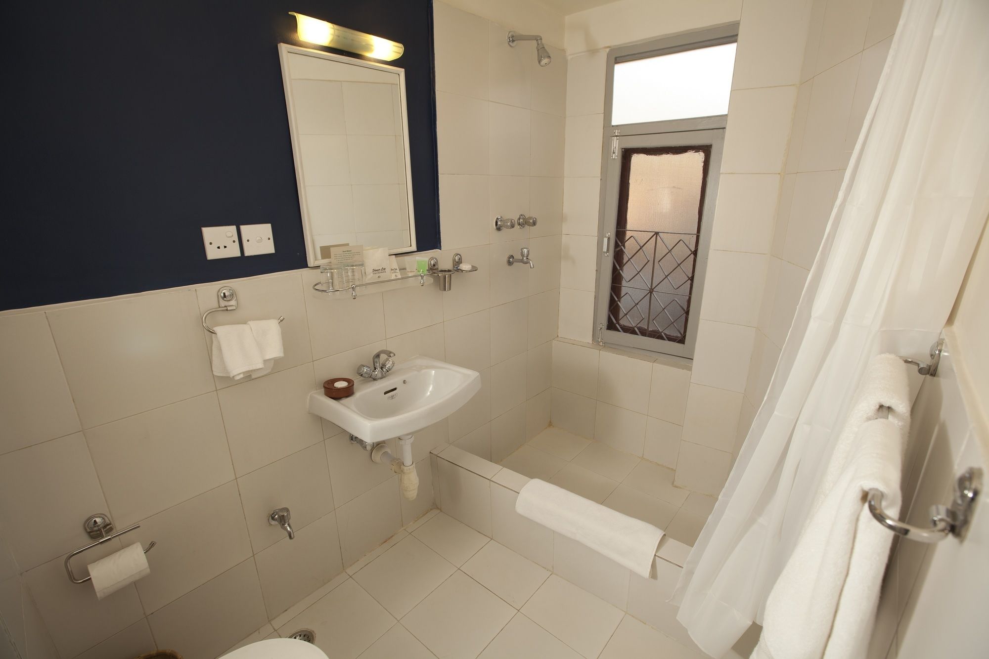 Фото Shambaling Boutique Hotel