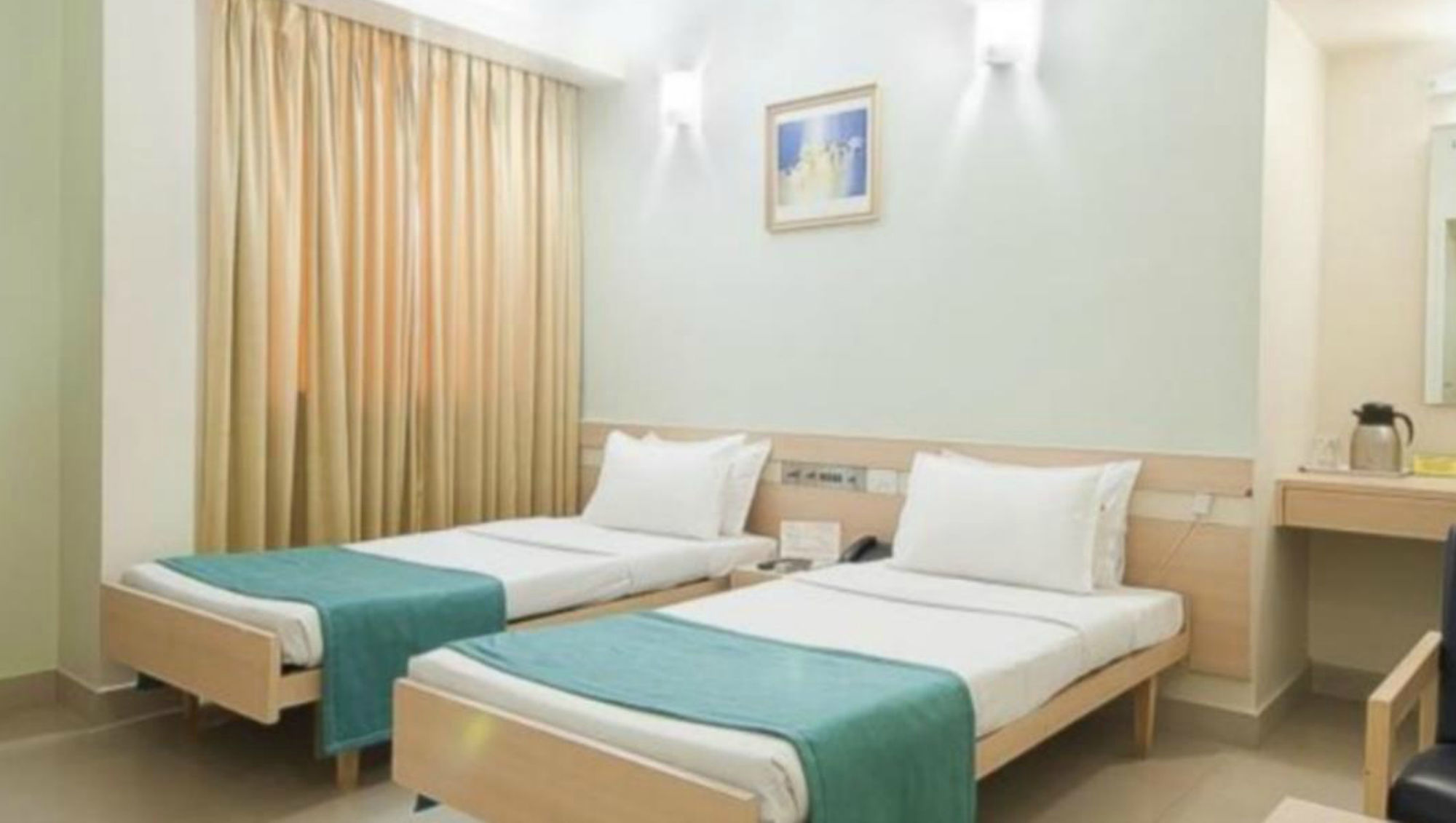 Фото Diplomat Hotel