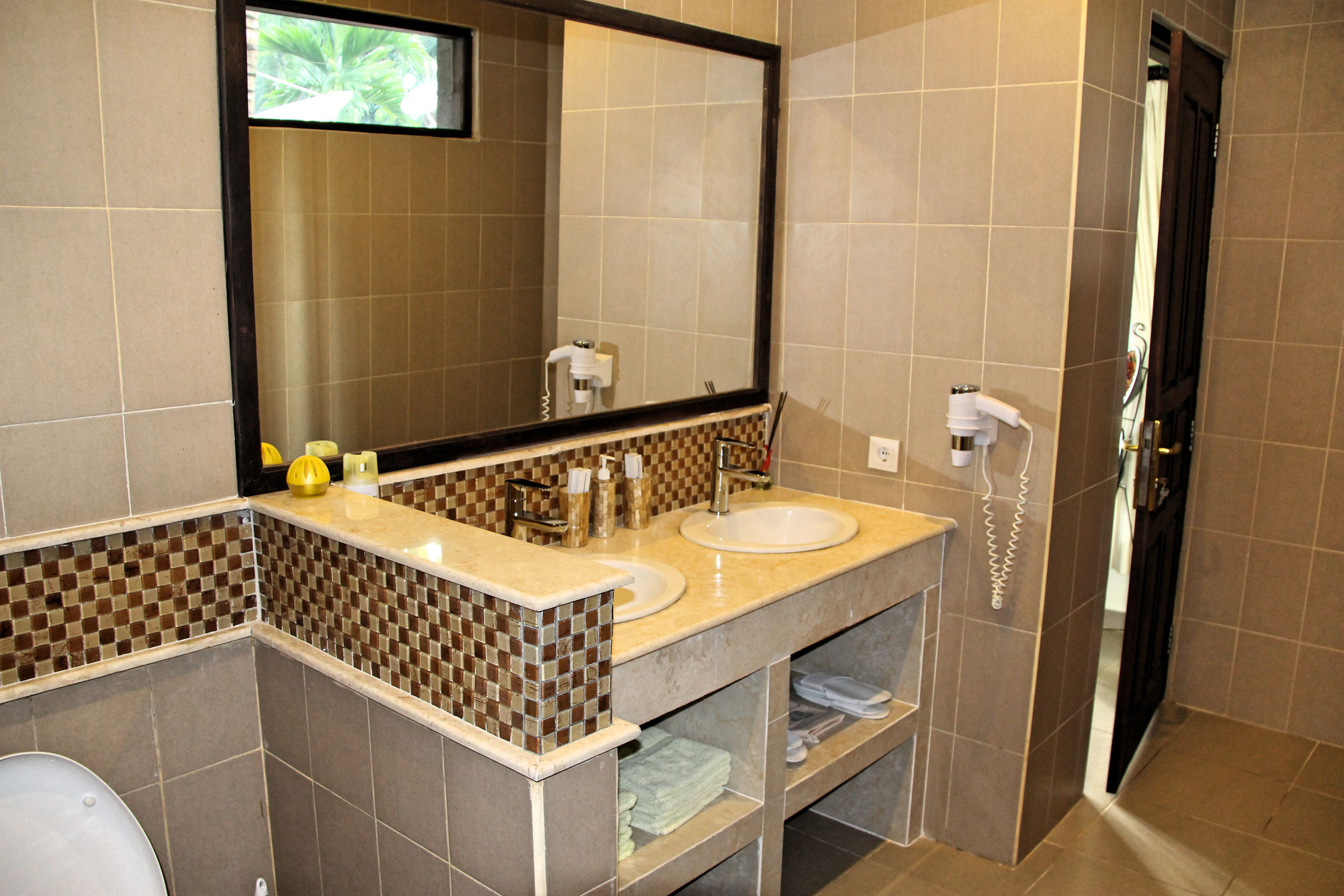 Фото Bondalem Beach Club