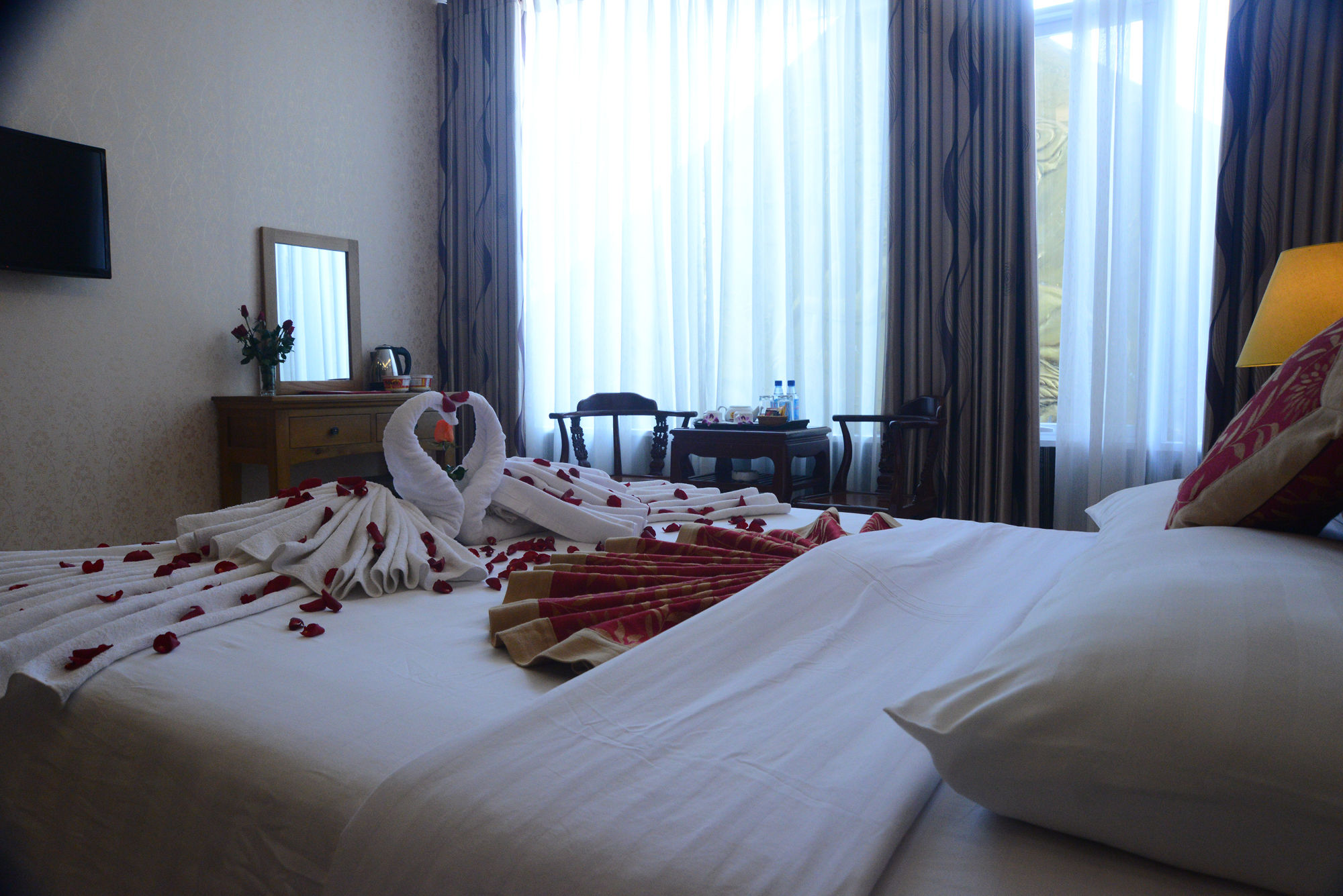 Фото Sunflowers Hotel