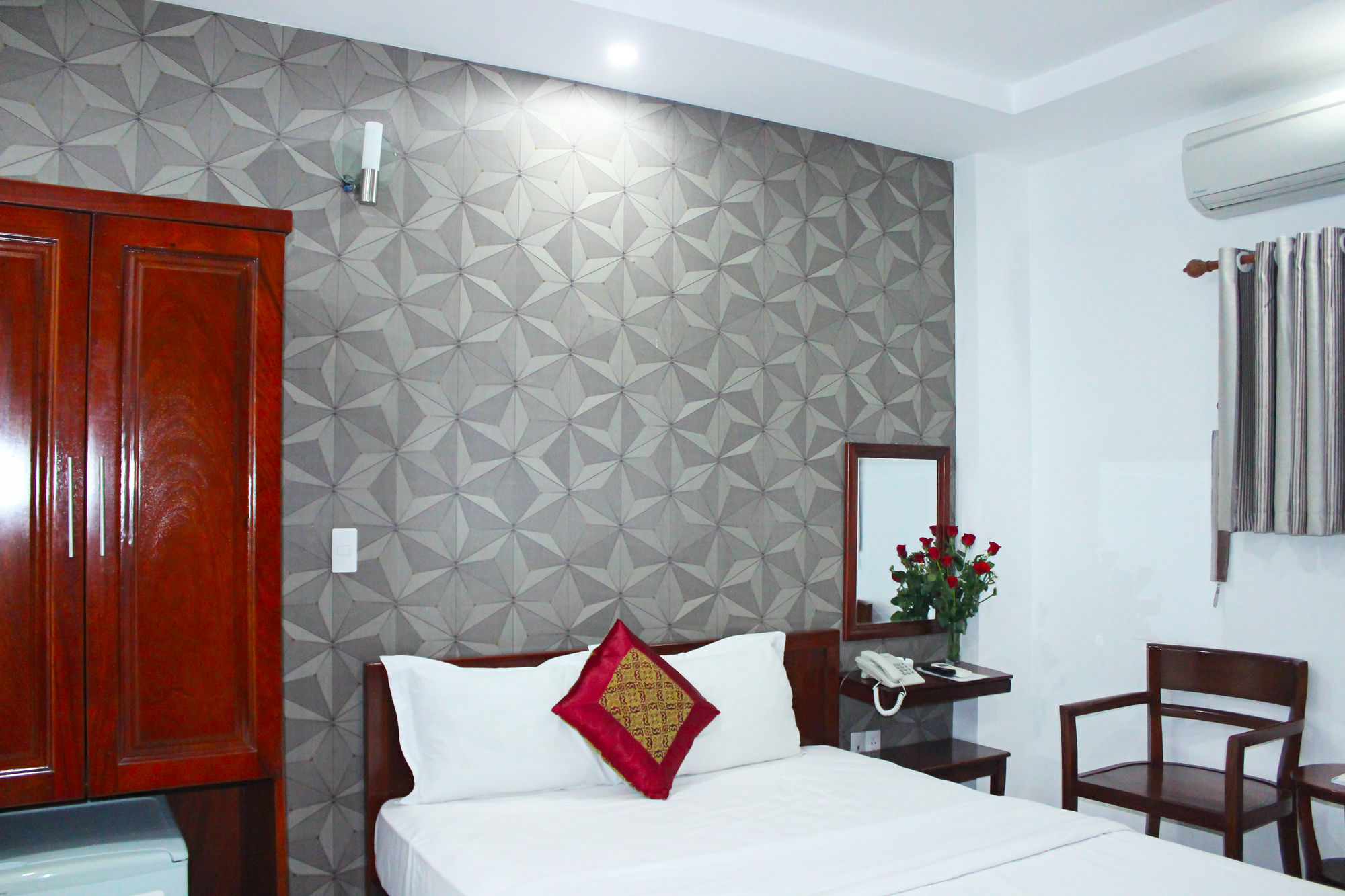 Фото Mi Linh Hotel