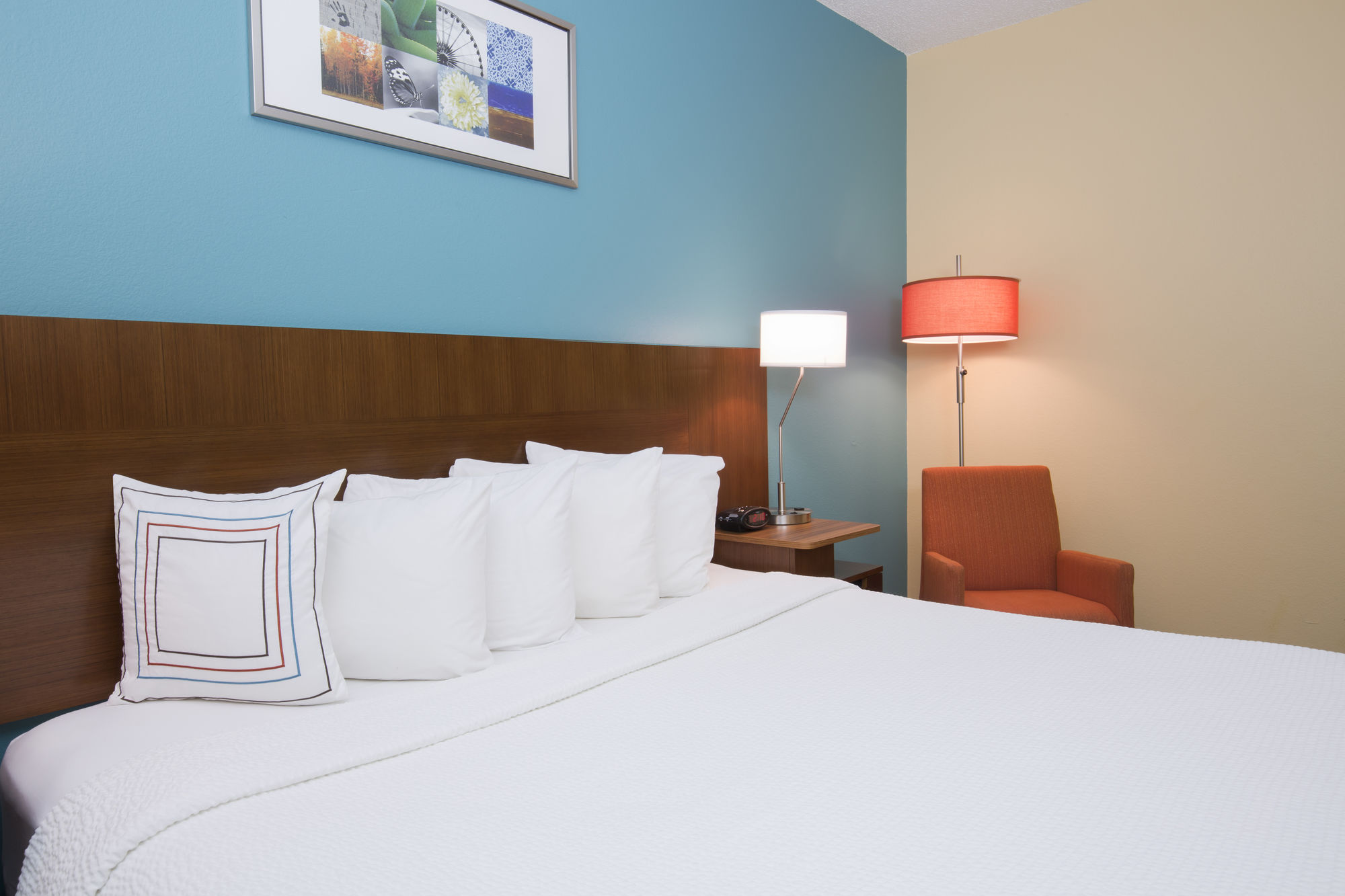 Фото Fairfield Inn & Suites Houston The Woodlands