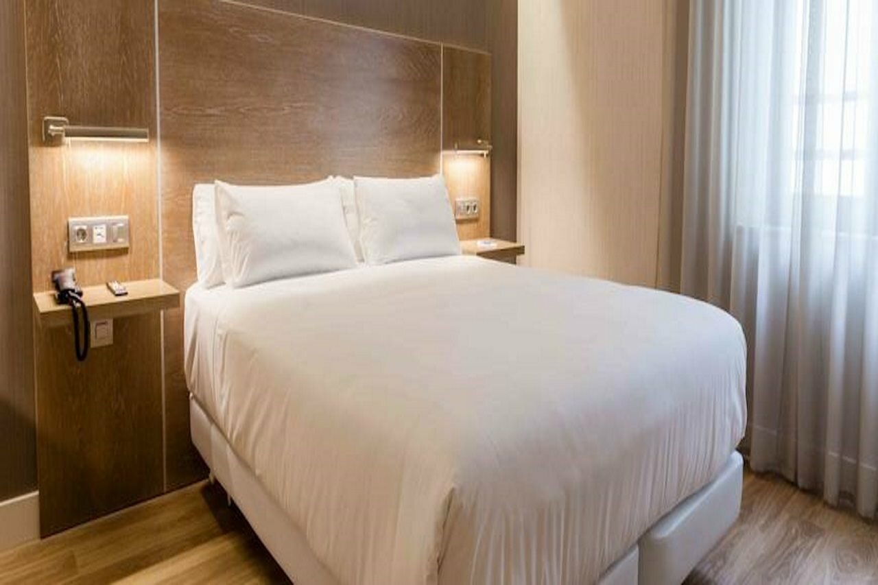 Фото Nh Oviedo Principado