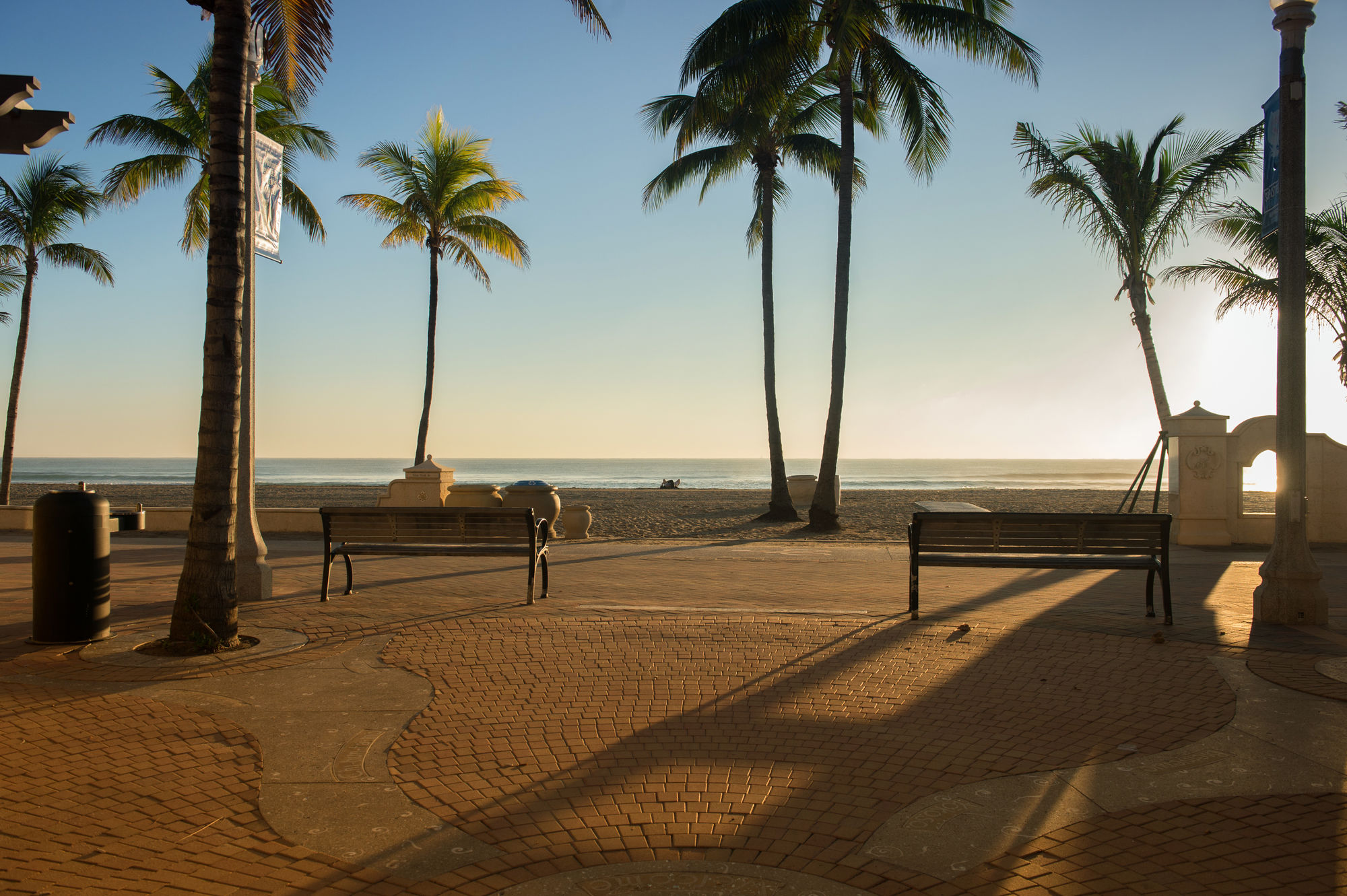 Фото Hollywood Beachside Boutique Suites