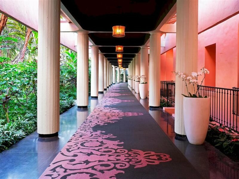 Фото The Royal Hawaiian, a Luxury Collection Resort, Waikiki