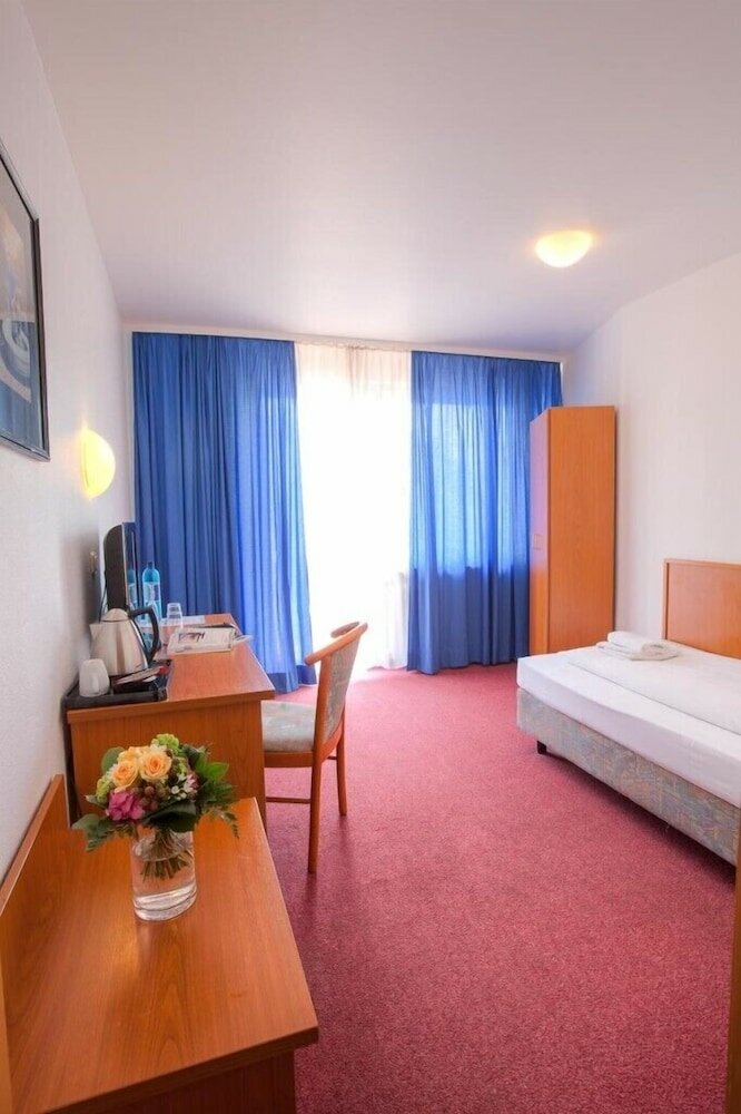 Фото Hotel Himalaya Frankfurt City Messe