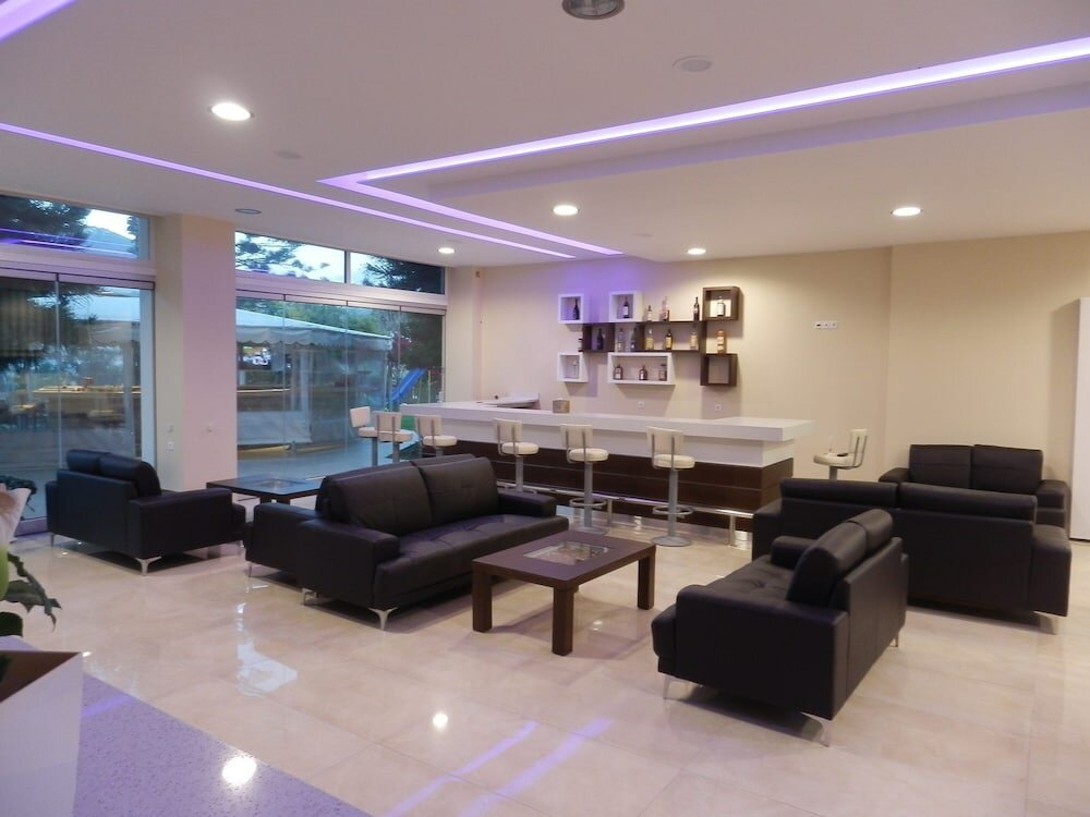 Фото Paleos Apartments