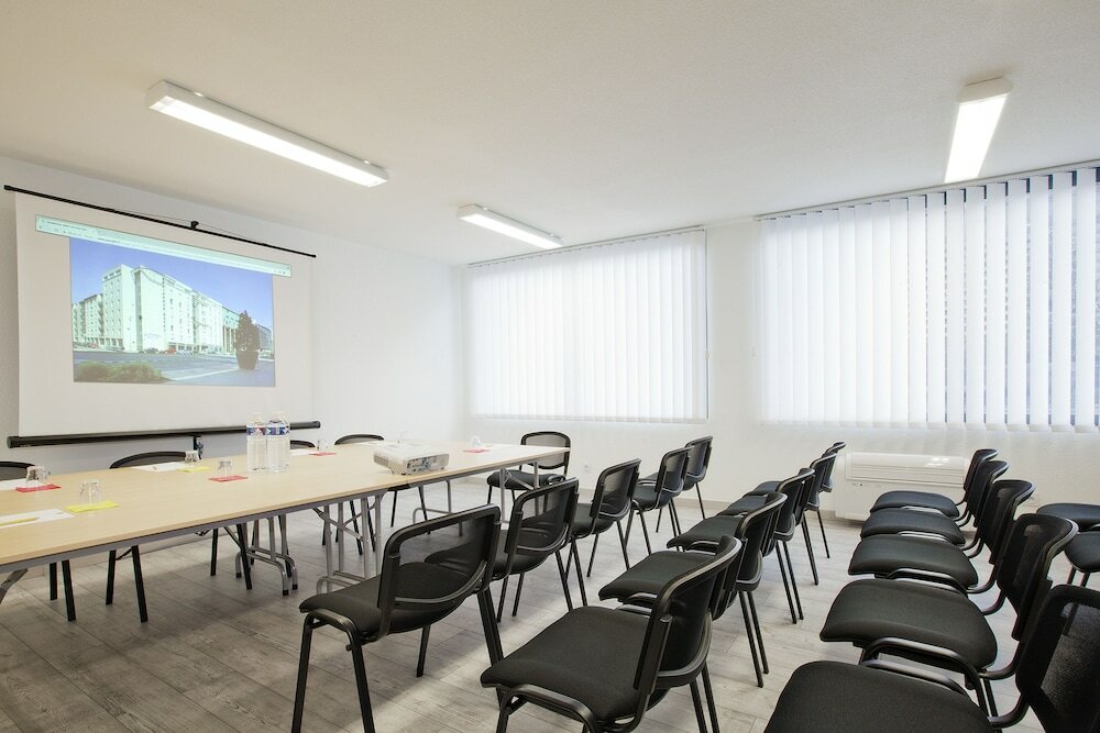 Фото Séjours and Affaires Lyon Saint Nicolas