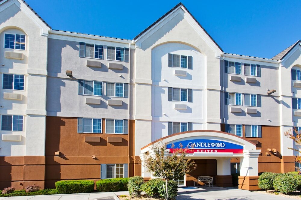 Фото Candlewood Suites Medford, an Ihg Hotel