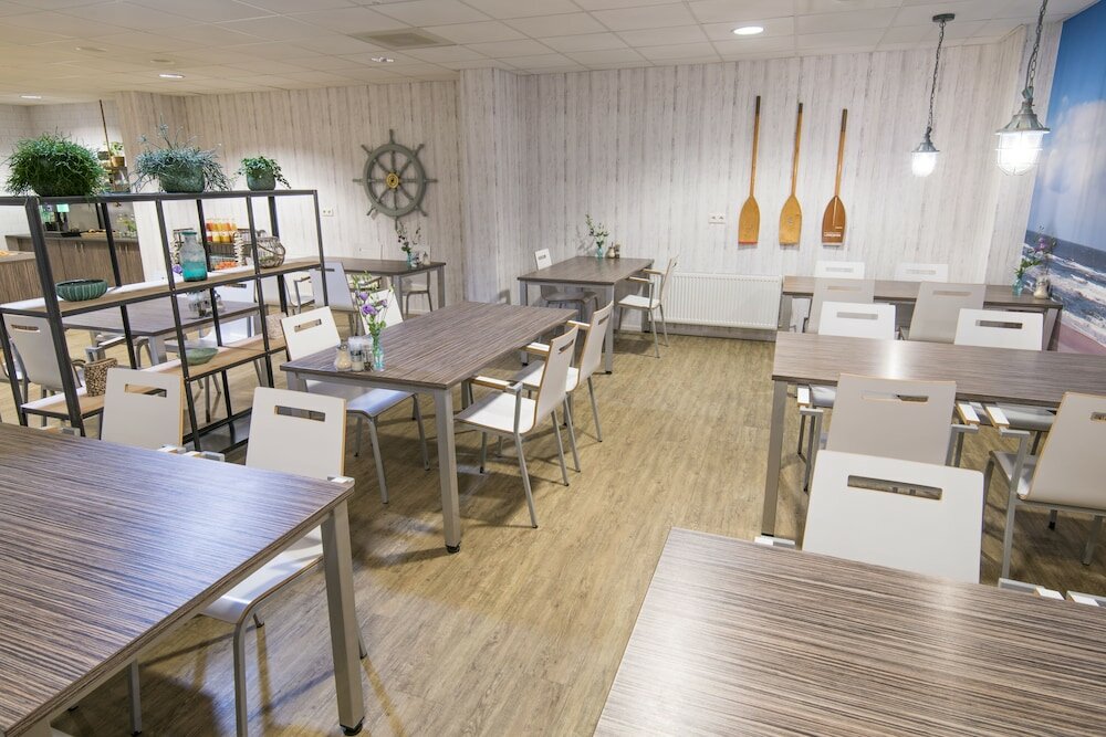 Фото Court Garden Hotel