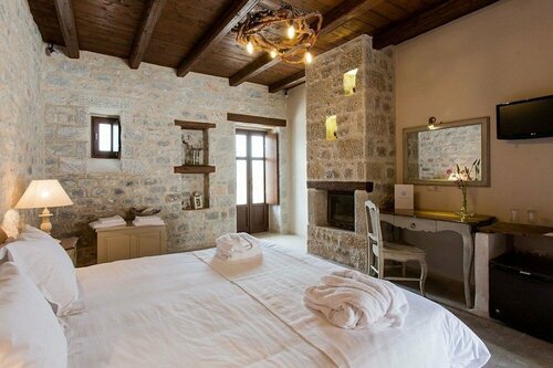Внешний вид отеля Petra Kai Fos Boutique Hotel & SPA в Муниципальной единице Ойтилосе, фото 3