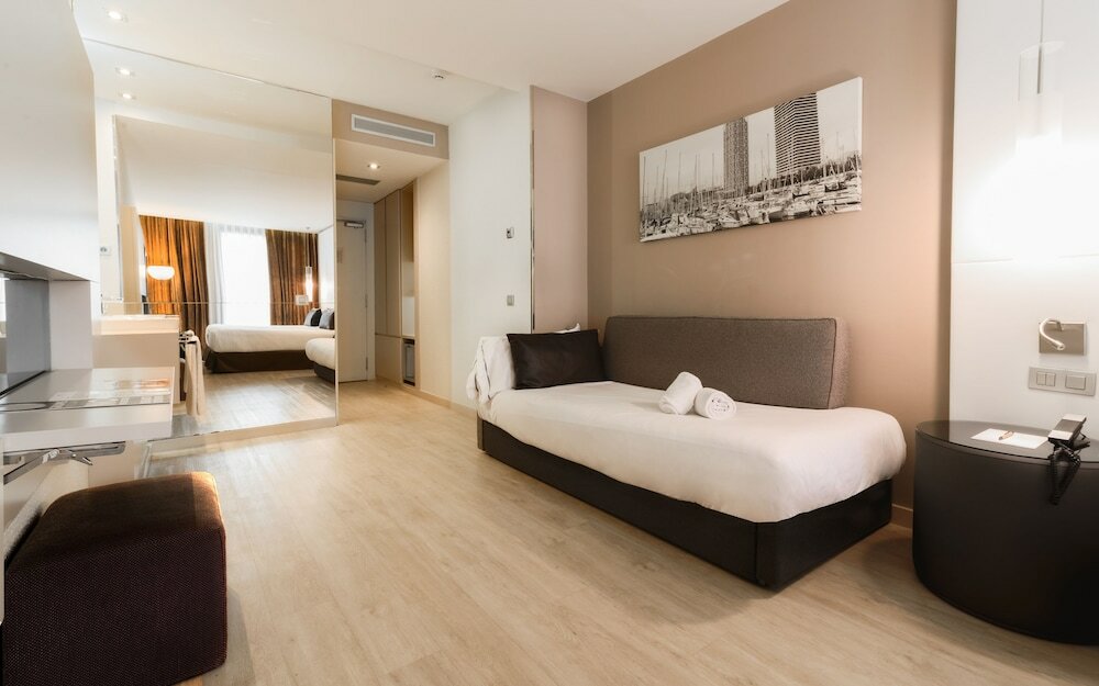 Фото Grums Barcelona Hotel & SPA