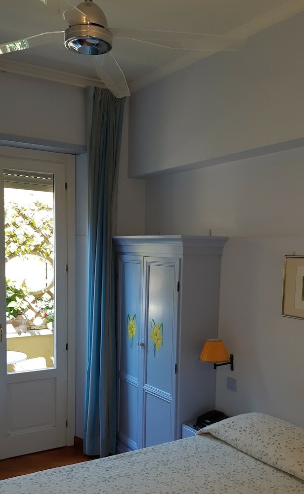 Фото Hotel Lilium