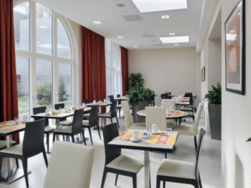 Фото Novotel Brussels Centre Midi Station