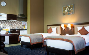 Гостиница Parkside Hotel & Apartments