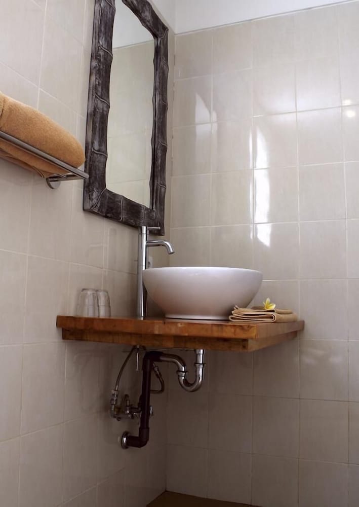 Фото Long Lane Homestay Bali