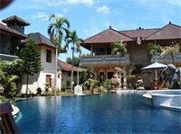 Внешний вид отеля Hotel Suma в Калибукбуке, фото 1