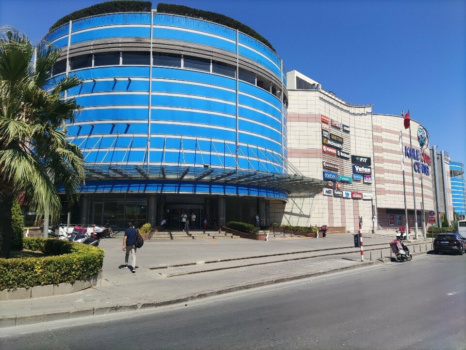 Perfume and cosmetics shop Lelas, Istanbul, photo