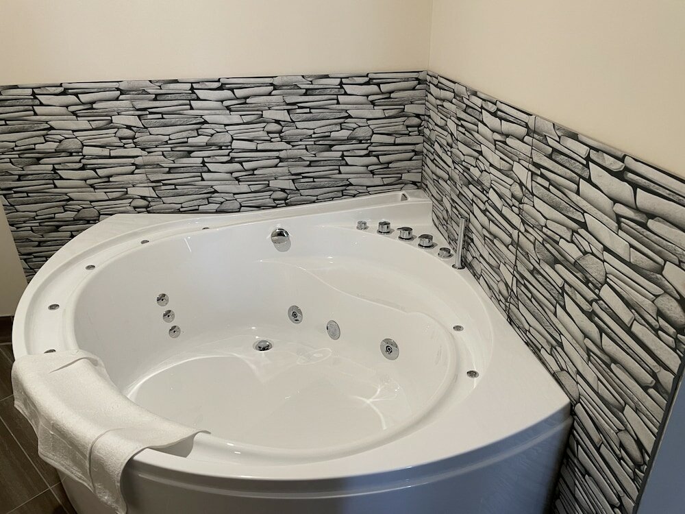 Фото Big Bird Inn Wawa, SureStay Collection by Best Western