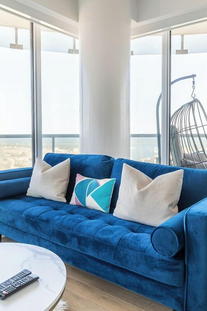 Фото Bonvoy Suites Eaton Centre