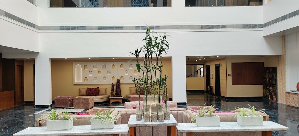 Фото Radiant Globus Hotel