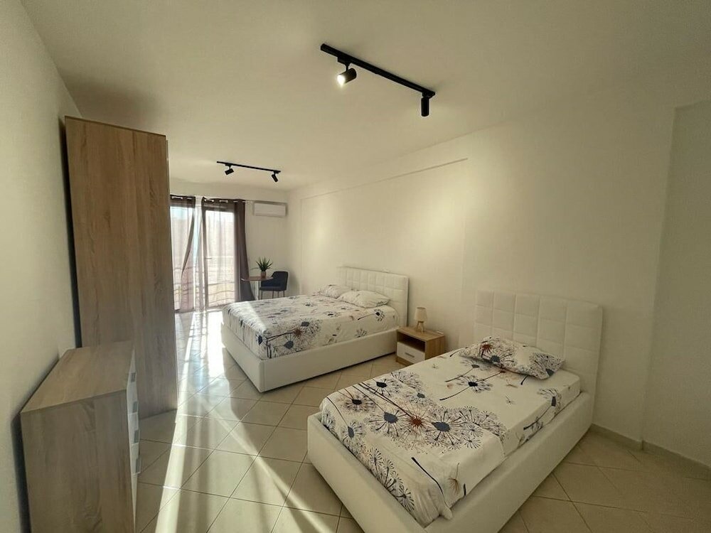 Фото Sunny Apartment