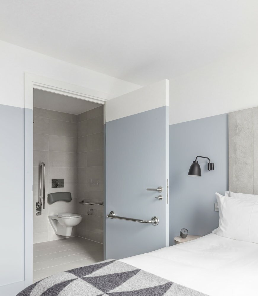 Фото Leman Locke