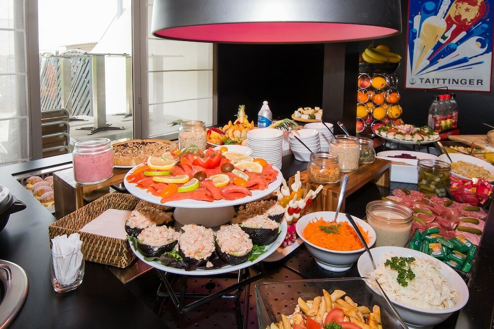 Фото Hôtel Campanile Reims Ouest - Tinqueux