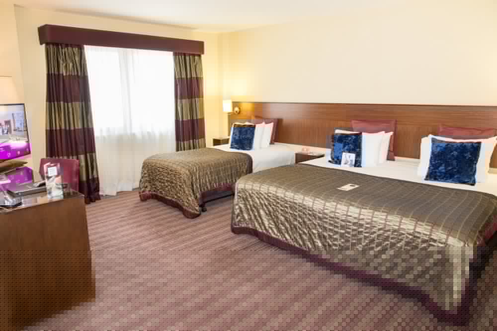 Фото Crowne Plaza London - Gatwick Airport