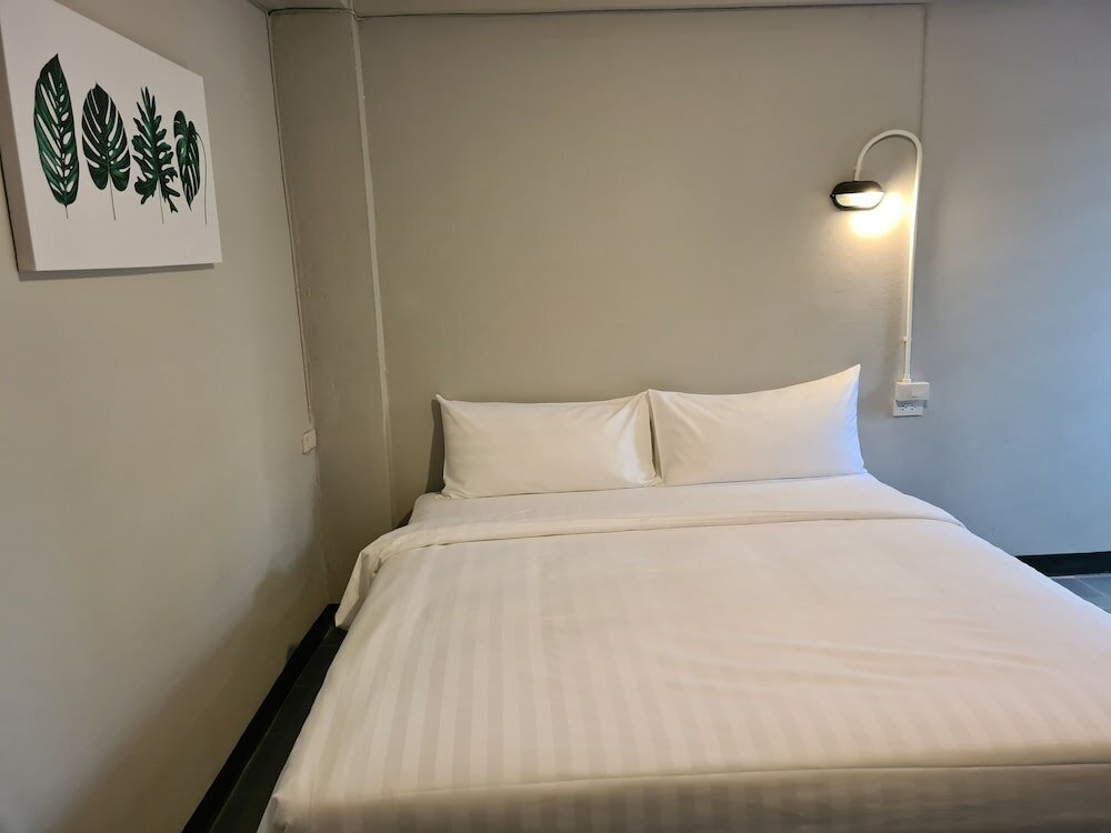 Фото The 8 Factory Hostel Phitsanulok