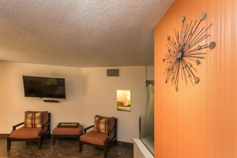 Фото Desert Riviera Hotel