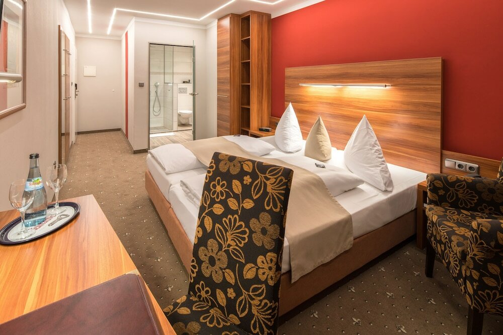 Фото Hotel Isartor