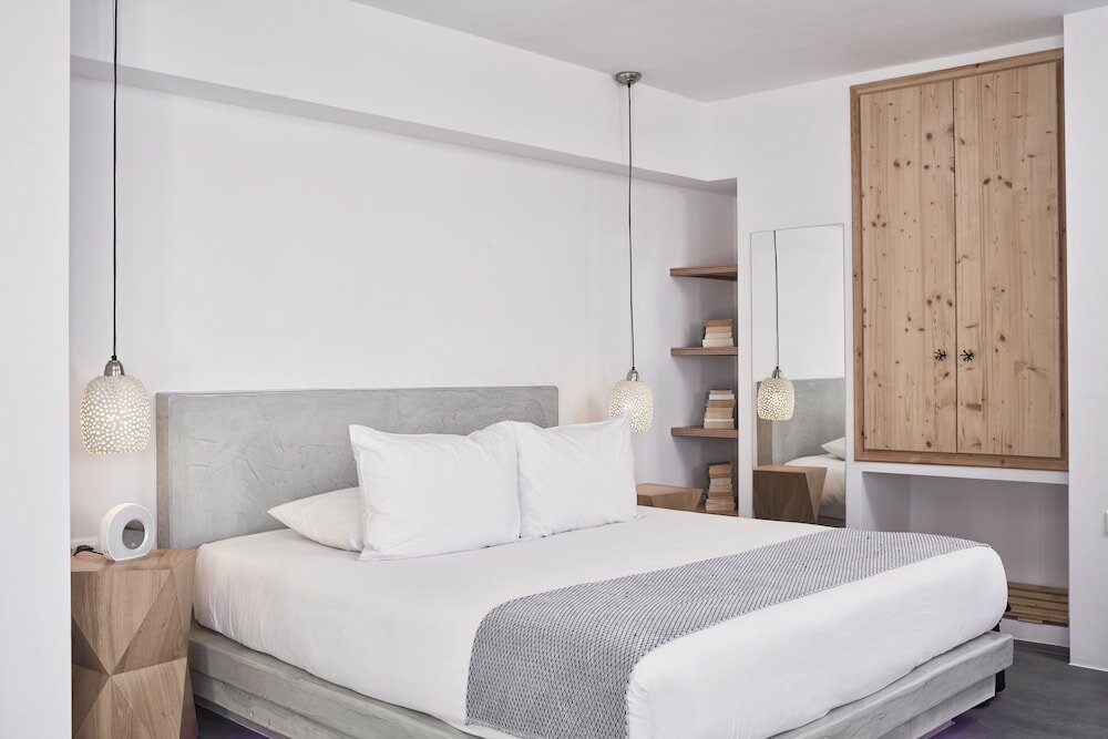 Фото Elysian Santorini