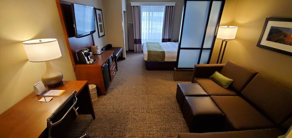 Фото Comfort Suites Helena Airport