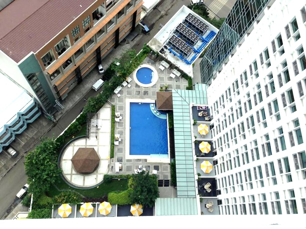 Фото Quest Hotel & Conference Center