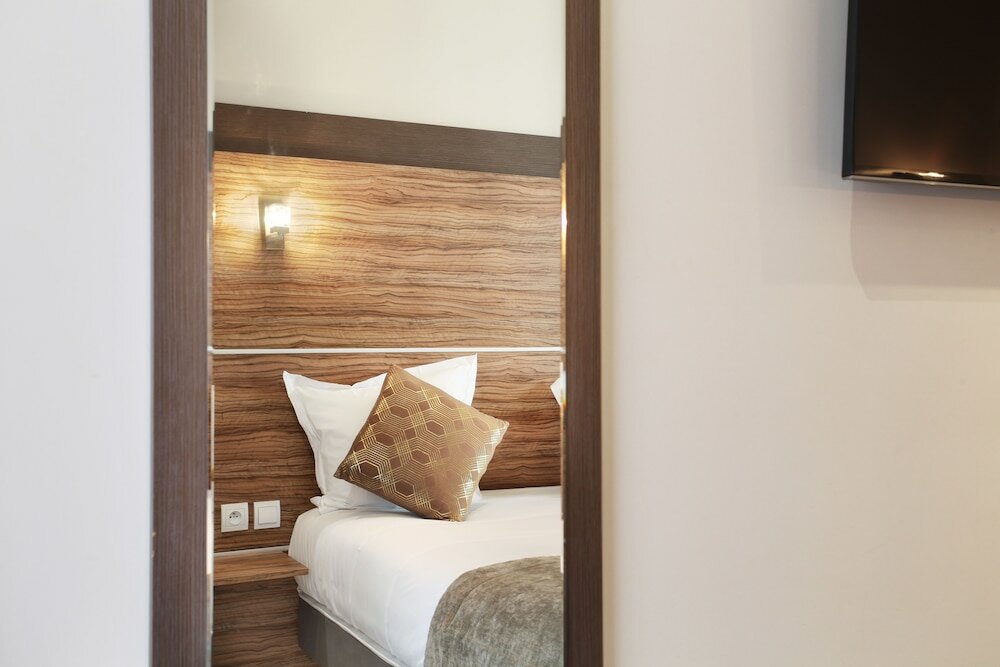 Фото Hotel Apolonia Paris Mouffetard