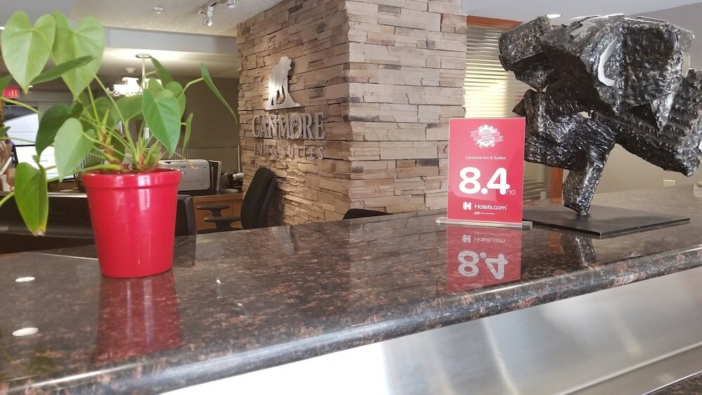 Фото Canmore Inn & Suites
