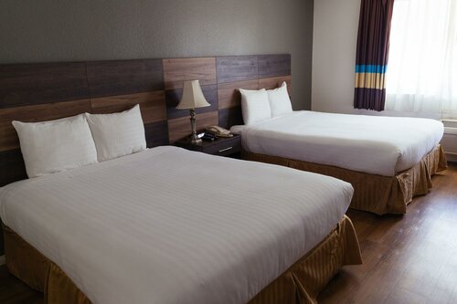 Гостиница Cozy Inn в Коста-Меса