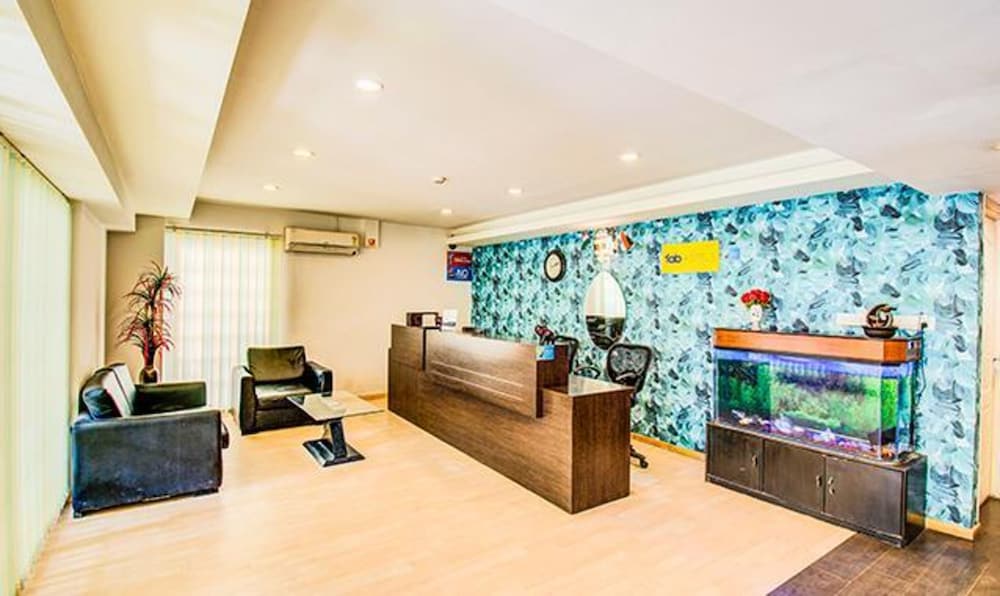 Фото Fabhotel Park Inn