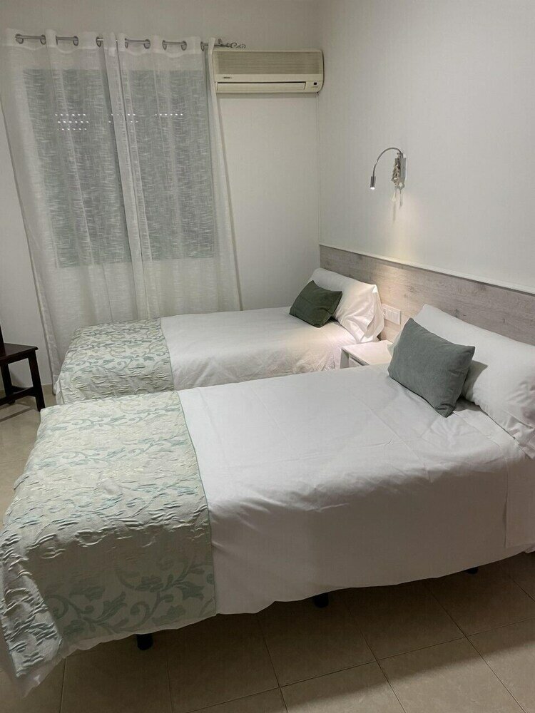 Фото Hostal Fleming