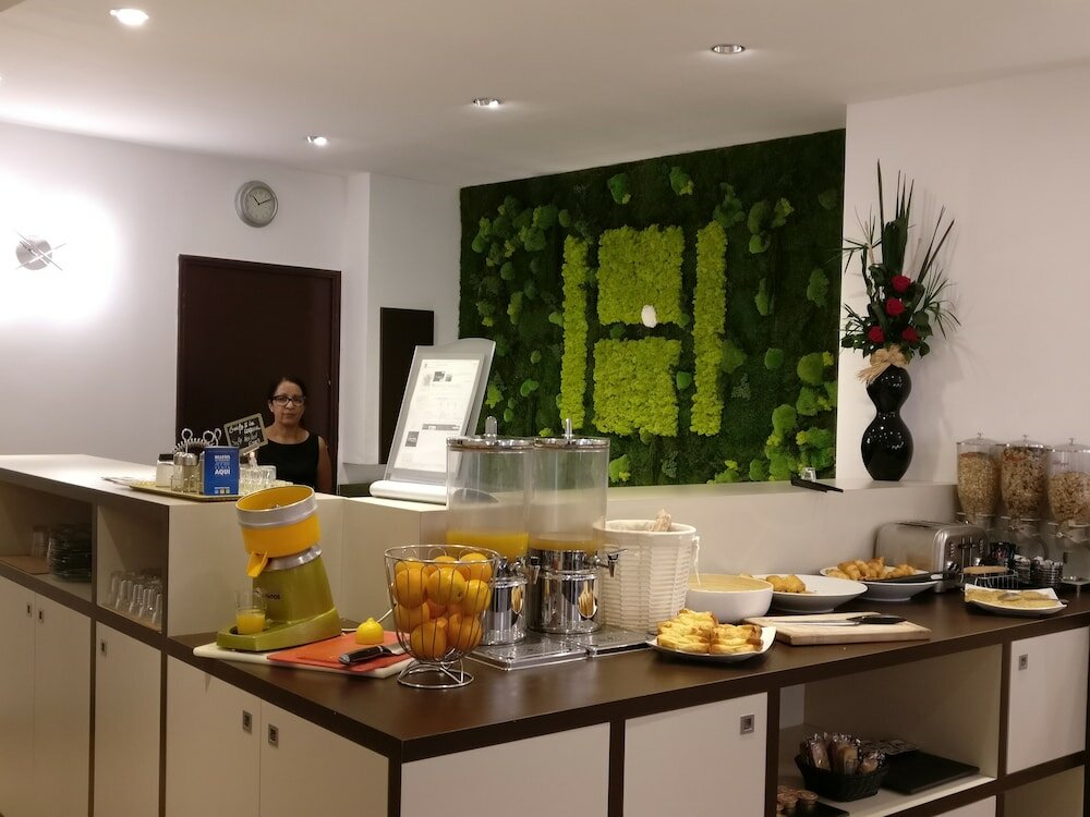 Фото Carre Vieux Port