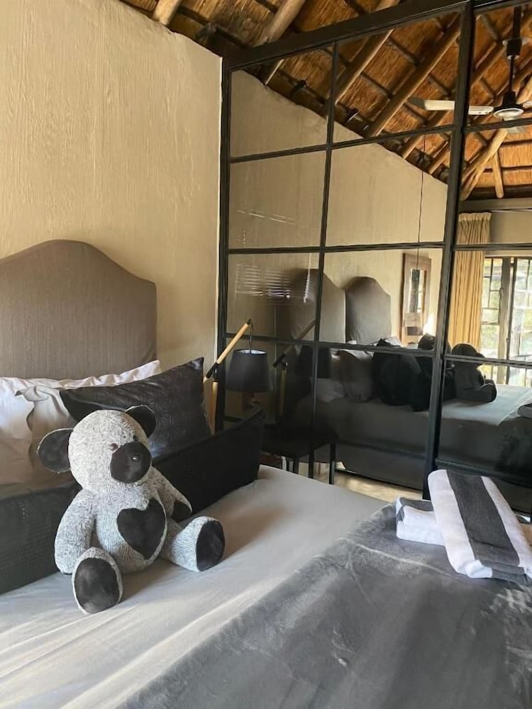 Фото Four20 Bespoke Hotel