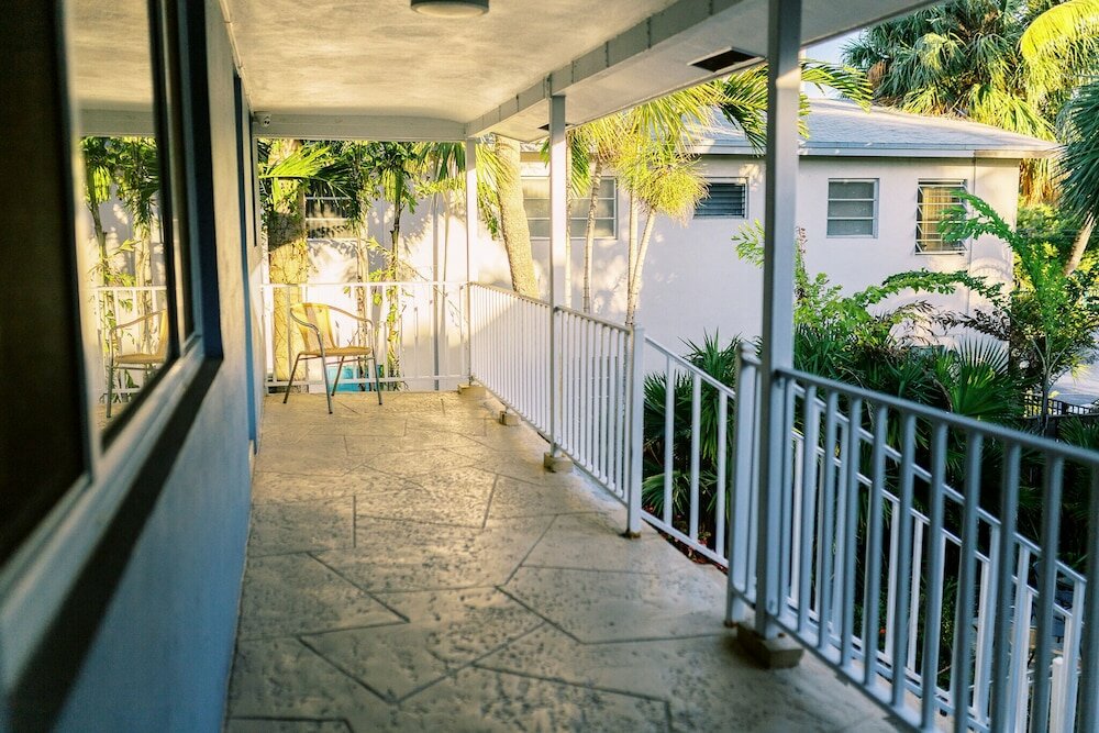 Фото Galleria Apartments by Lowkl