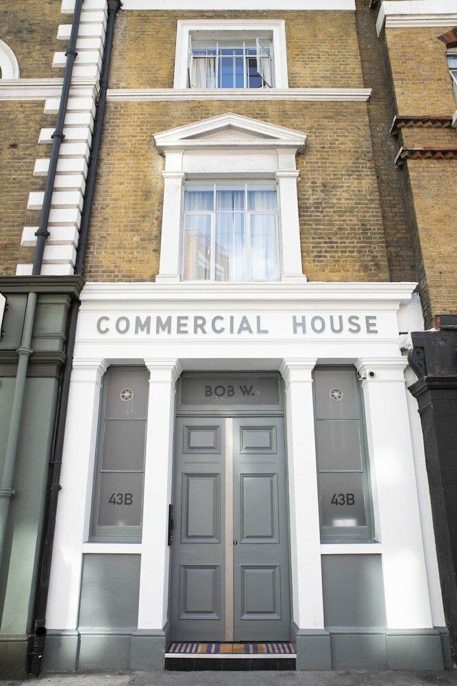 Фото Bob W Commercial House