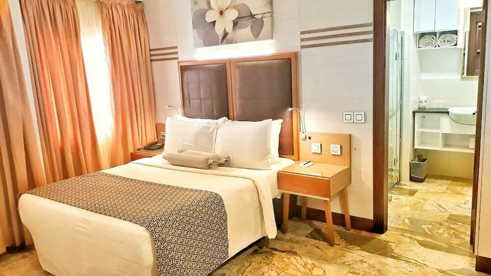 Фото Rayjok Hotel And Suites