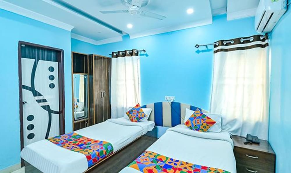 Фото Fabhotel Gns Suites