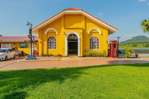 Гостиница Apinya Resort Bangsarey в Саттахипе
