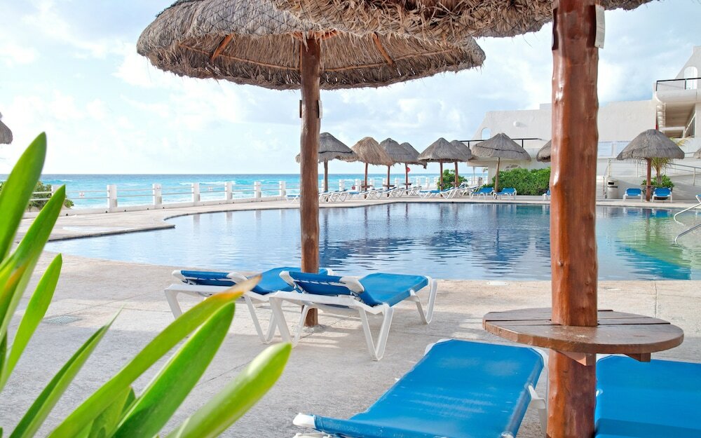 Фото Cozy Ocean Front Ph At Marlin Beach