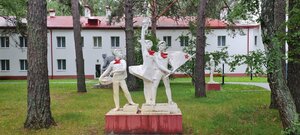 Ресторанно-гостиничный комплекс-музей Дом Пионеров в Тюменском районе (Tyumenskiy rayon, Yalutorovskiy trakt, 27-y kilometr, с1/1), cafe